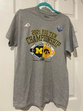 Blue 84 Gray Tee with Yellow & Black Accent Graphic